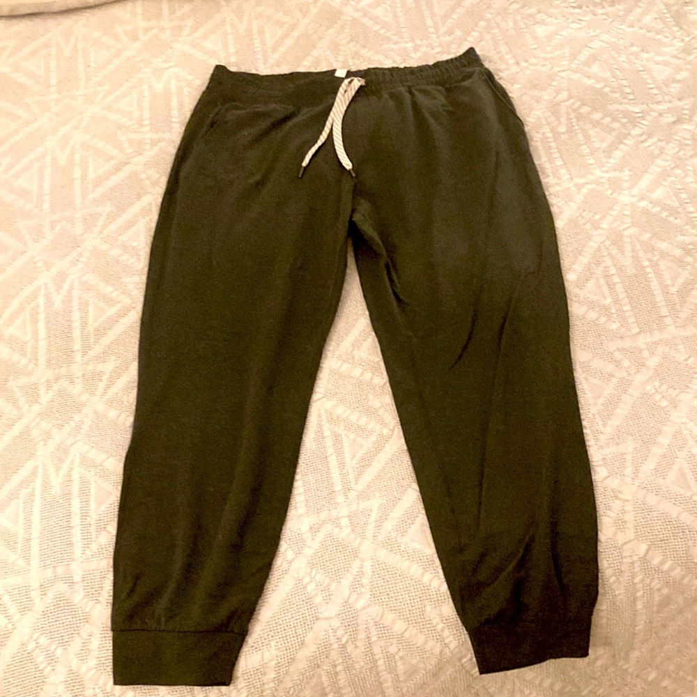 Fun dark green vuori joggers
